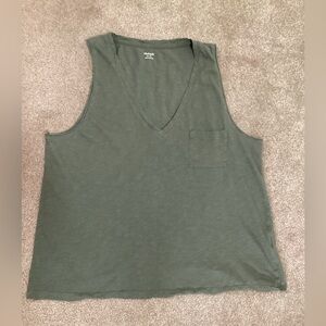 Madewell XL Army Olive Green V-Neck Sleeveless Tank Top Lightweight Cotton